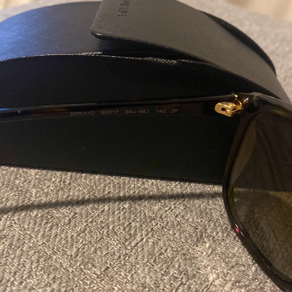 Prada sunglasses - Picture 3 of 3